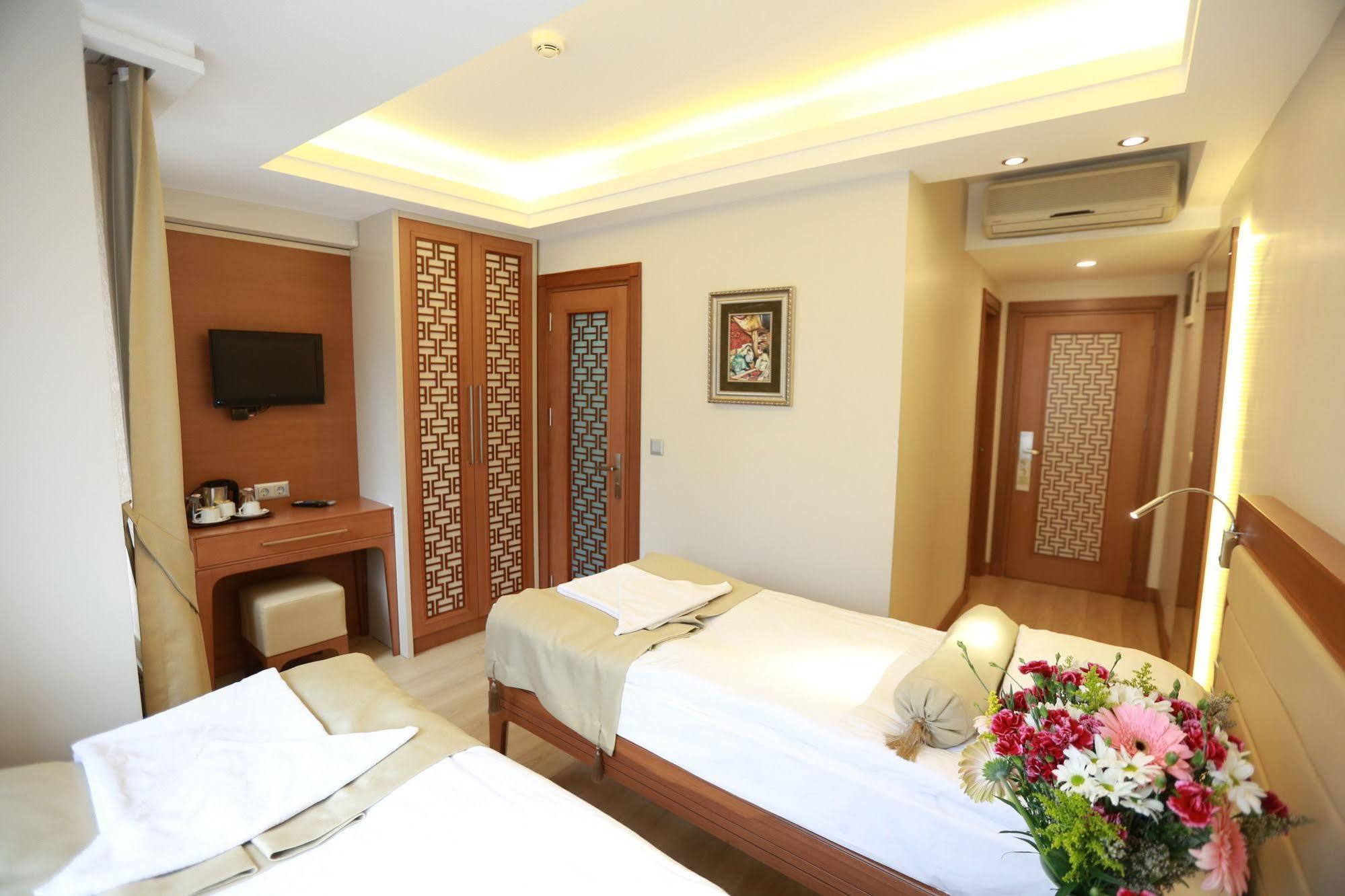 Sirkeci Park Hotel Istanbul Exterior photo